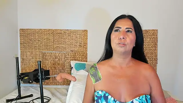 Jackiehmilf52 online show from June 30, 2026, 2:11 am