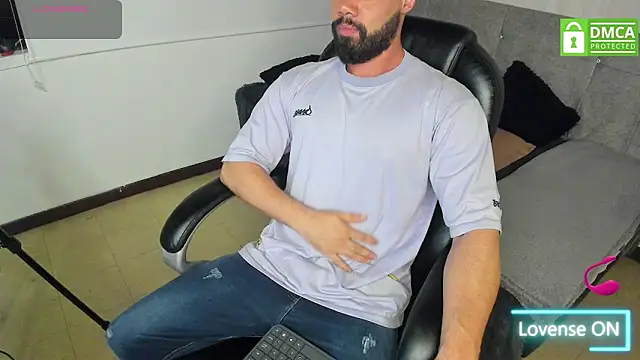 Luke Diaz7 online show from November 25, 2025, 3:29 am