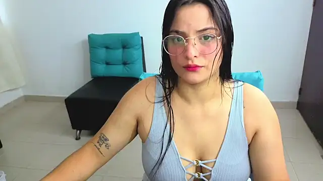 atenea 02 love online show from October 28, 2025, 10:09 pm