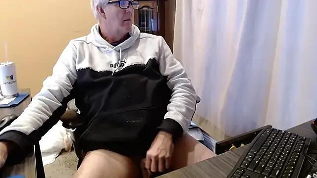 olderandwiser2 online show from February 13, 2025, 10:11 pm