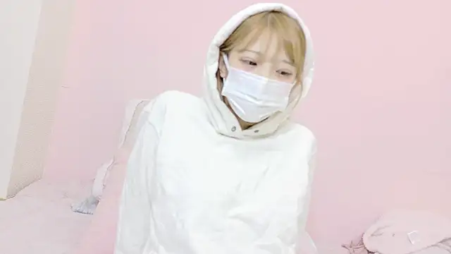 -nyanko- online show from March 9, 2025, 11:47 am