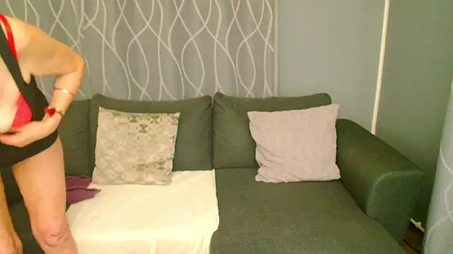 adeleadison online show from November 18, 2025, 5:11 am