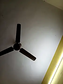 Snapshot of Thamarai28 chatting on March 5, 2026, 12:40 am Thamarai28 online show from March 5, 2026, 12:40 am