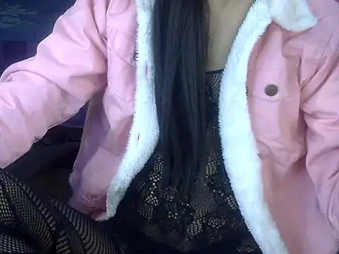 YourCDBitch online show from November 11, 2025, 6:58 pm