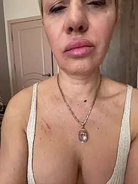 DeboraXporn online show from May 5, 2026, 4:48 am