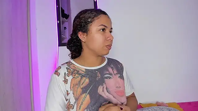 MELINAMARTINS online show from May 8, 2026, 10:46 pm