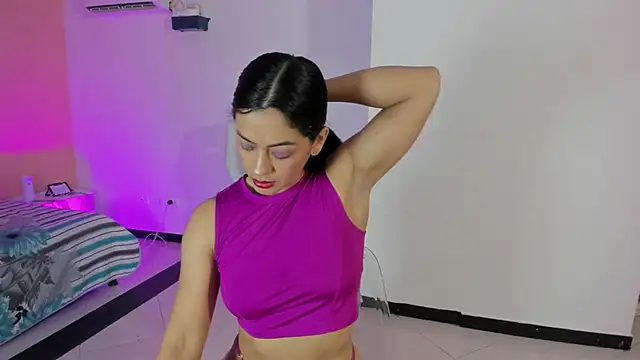 Snapshot of cristal_crossfitx chatting on September 23, 2025, 10:33 am cristal crossfitx online show from September 23, 2025, 10:33 am