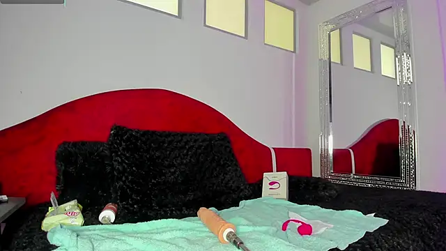 Snapshot of cristal_crossfitx chatting on March 21, 2025, 9:23 am cristal crossfitx online show from March 21, 2025, 9:23 am