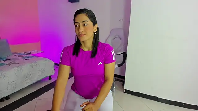 Snapshot of cristal_crossfitx chatting on October 1, 2025, 10:41 am cristal crossfitx online show from October 1, 2025, 10:41 am