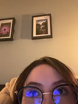 ValentinaOrtiz3 online show from June 19, 2026, 3:45 am