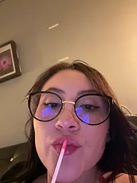 ValentinaOrtiz3 online show from July 8, 2026, 3:08 am