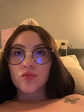 ValentinaOrtiz3 online show from June 23, 2026, 2:53 am