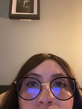 ValentinaOrtiz3 online show from July 3, 2026, 4:08 am