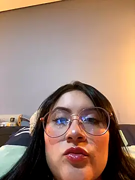 ValentinaOrtiz3 online show from September 27, 2025, 2:07 am