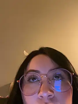 ValentinaOrtiz3 online show from November 6, 2025, 2:15 am