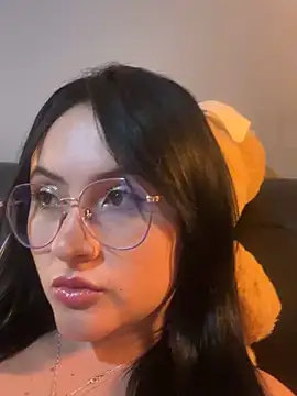 ValentinaOrtiz3 online show from November 8, 2025, 1:53 am