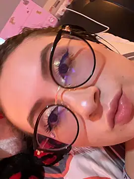 Snapshot of ValentinaOrtiz3 chatting on March 24, 2026, 9:26 pm ValentinaOrtiz3 online show from March 24, 2026, 9:26 pm