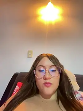 ValentinaOrtiz3 online show from February 24, 2025, 3:55 am