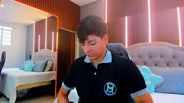  JacobMiller   online show from September 27, 2025, 7:42 pm