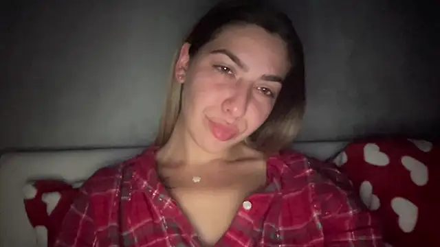 sarrah rossy online show from October 21, 2025, 8:52 pm