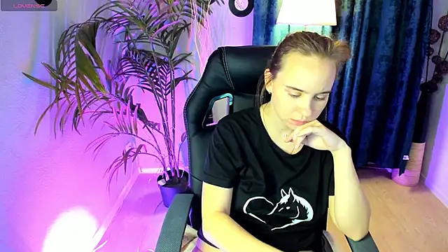 Lika 0ne online show from October 17, 2025, 9:56 am