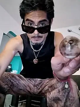 Snapshot of Chris_MaVe_ chatting on January 9, 2026, 10:28 pm Chris MaVe online show from January 9, 2026, 10:28 pm