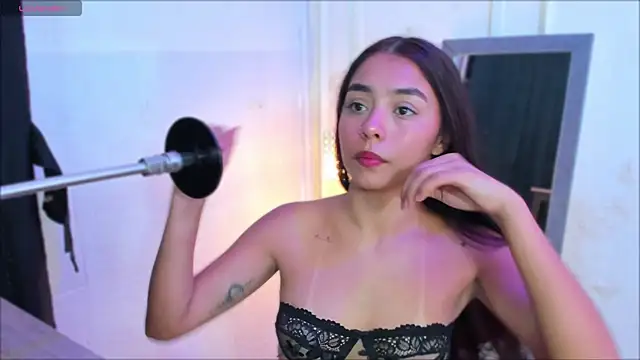 Snapshot of lanna_brunette chatting on June 12, 2026, 12:58 pm lanna brunette online show from June 12, 2026, 12:58 pm