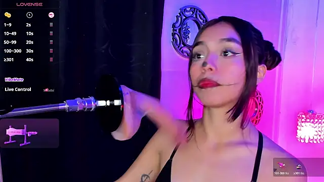 lanna brunette online show from October 23, 2025, 1:10 pm