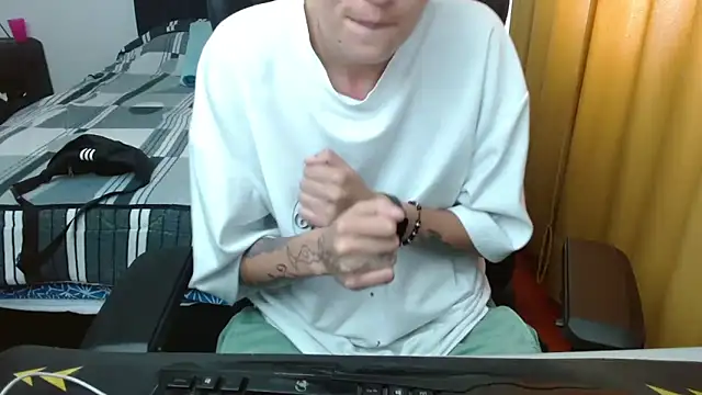 Snapshot of duo_peludoo chatting on June 16, 2026, 5:13 pm duo peludoo online show from June 16, 2026, 5:13 pm