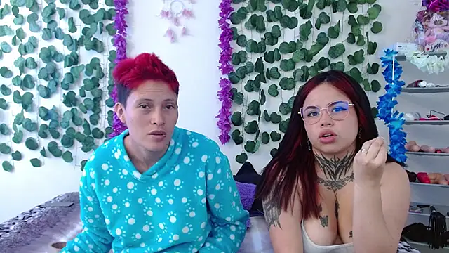 duo peludoo online show from March 5, 2025, 4:13 pm