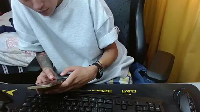 Snapshot of duo_peludoo chatting on July 10, 2026, 4:40 pm duo peludoo online show from July 10, 2026, 4:40 pm