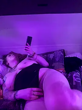 favoritestepsis online show from October 6, 2025, 8:53 pm