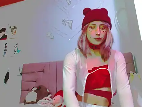 Snapshot of RaveArtist chatting on July 19, 2026, 3:59 am RaveArtist online show from July 19, 2026, 3:59 am