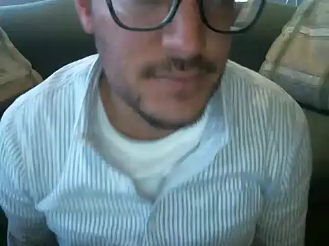 Snapshot of quitomanec chatting on November 24, 2025, 10:54 pm quitomanec online show from November 24, 2025, 10:54 pm