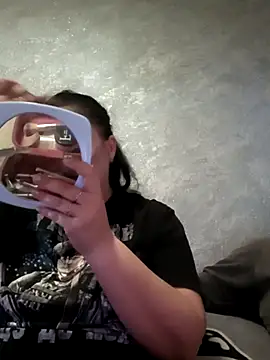 Greta Tamar online show from November 14, 2025, 5:44 am