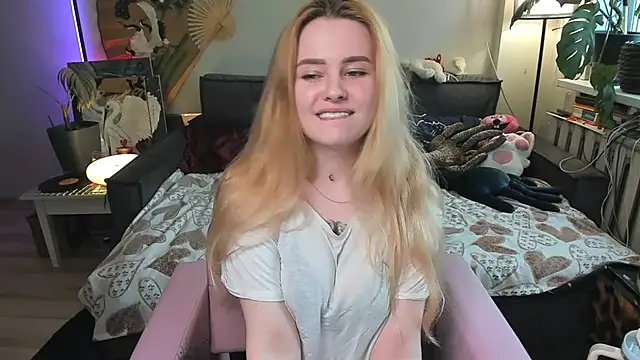Alexa Pirs online show from April 25, 2026, 1:25 pm