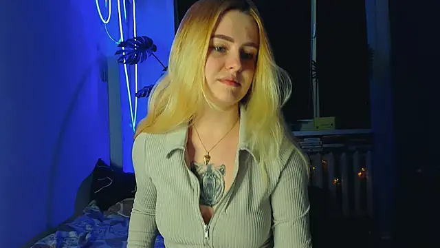 Alexa Pirs online show from March 9, 2025, 9:14 pm