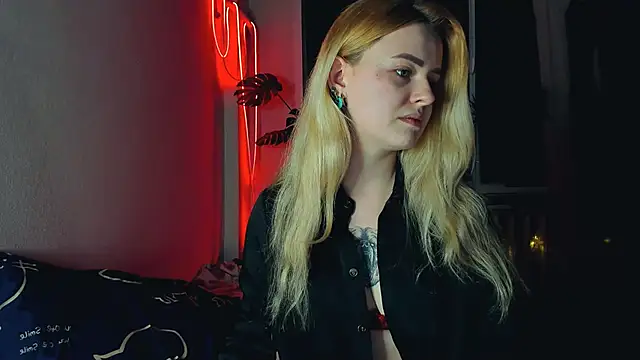 Alexa Pirs online show from March 7, 2025, 5:38 pm