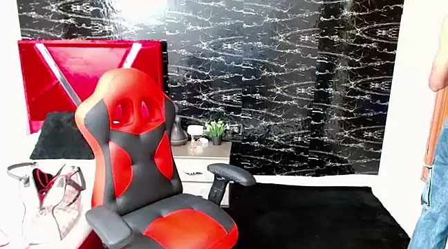 Snapshot of Kylie_veryhot_1 chatting on March 6, 2025, 8:05 pm Kylie veryhot 1 online show from March 6, 2025, 8:05 pm