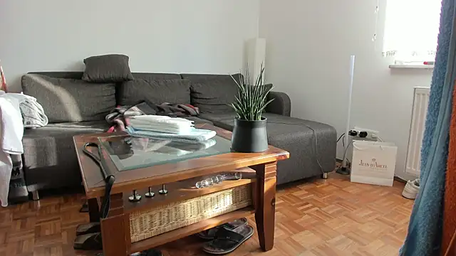 molicaremolicare online show from November 27, 2025, 11:21 am