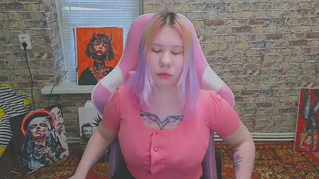 Little kitsune1707 online show from December 20, 2025, 9:01 am