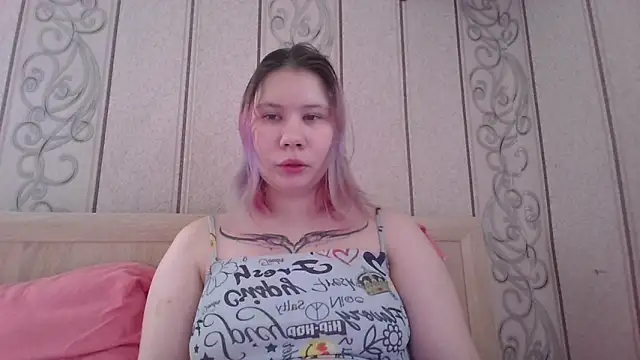 Little kitsune1707 online show from October 2, 2025, 7:23 am