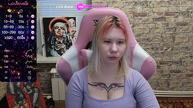 Little kitsune1707 online show from November 26, 2025, 7:19 am