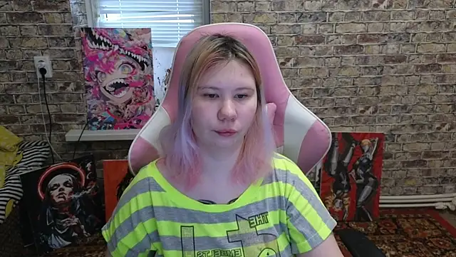 Little kitsune1707 online show from January 8, 2026, 8:42 am