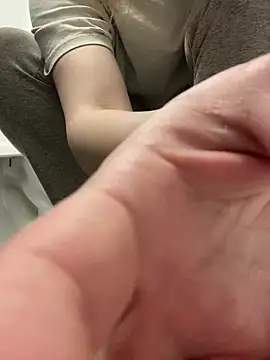 Snapshot of CecilGreen chatting on February 14, 2025, 4:31 pm CecilGreen online show from February 14, 2025, 4:31 pm