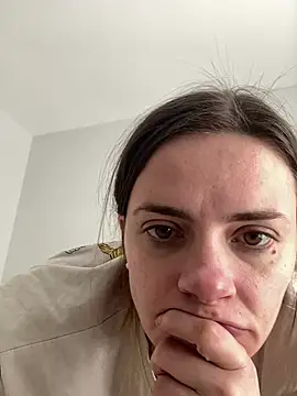 Snapshot of CecilGreen chatting on February 15, 2025, 6:55 pm CecilGreen online show from February 15, 2025, 6:55 pm