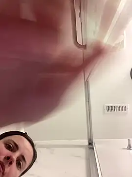 Snapshot of CecilGreen chatting on February 24, 2025, 9:52 pm CecilGreen online show from February 24, 2025, 9:52 pm