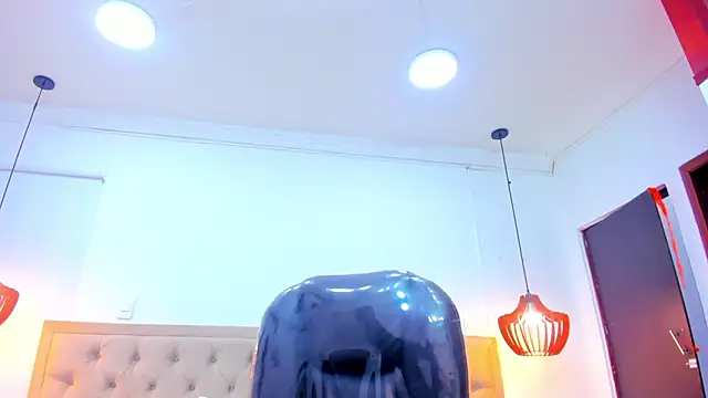 emma purple  online show from October 31, 2025, 5:20 pm