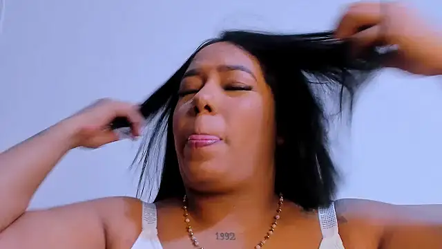 emma purple  online show from March 20, 2025, 6:09 pm