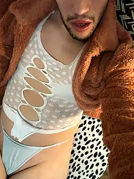 yaxxx03 online show from November 26, 2025, 7:36 pm